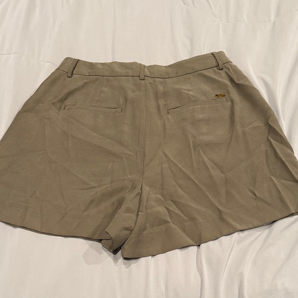 🆕 Scotch & Soda Classic Olive Colored Women's Shorts Size 30 NWT - Picture 3 of 4